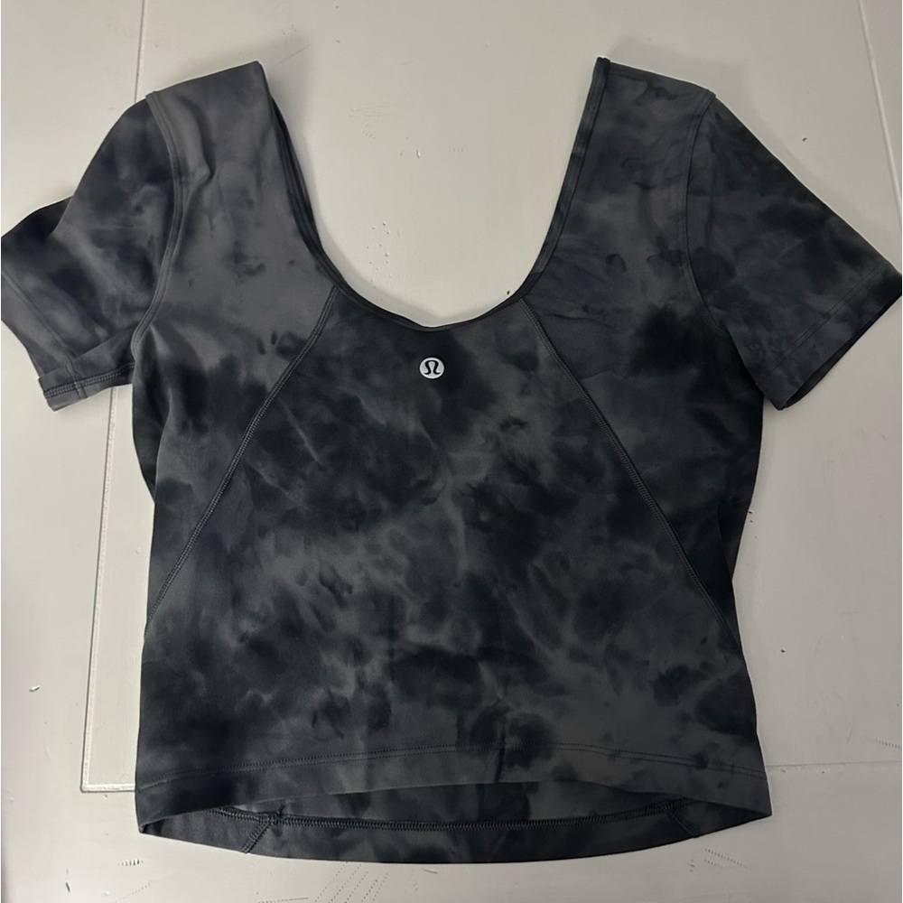Lululemon tee shirt